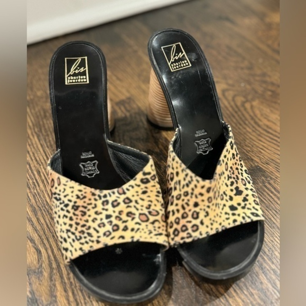 Vintage Bis Charles Jourdan Leopard slide mule with round wooden heel size 6.5